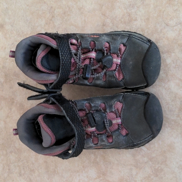 Near New Keen hiking boots 10 - Picture 3 of 5